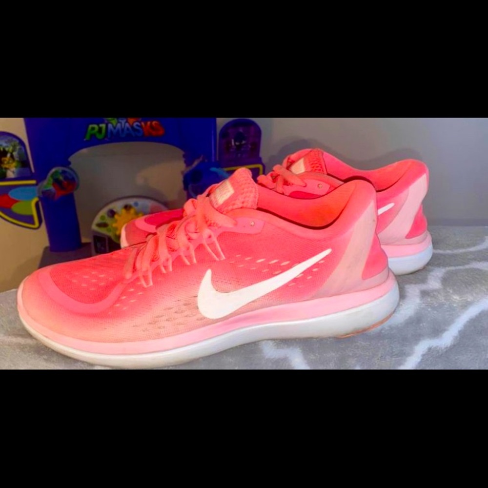 Womens pink Ombré Nike Flex 2017